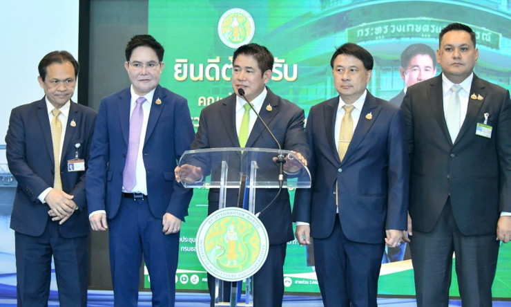 รองนายกฯ ธรรมนัส นำทีมเดินหน้า 6 แนวทางสานต่อนโยบายหลัก ชู “3 สร้าง” ยกระดับคุณภาพชีวิตเกษตรกรไทย