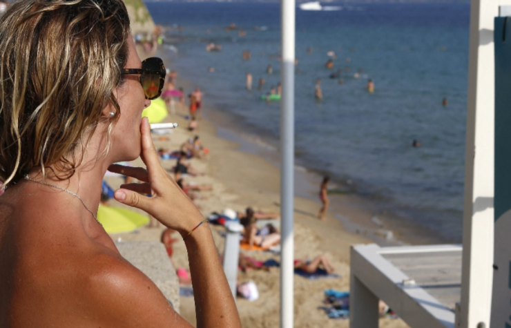 ฝรั่งเศสเอาจริง ประกาศห้ามสูบบุหรี่ ริมชายหาด สวนสาธารณะ และหน้าโรงเรียน เริ่ม 1 ก.ค. นี้